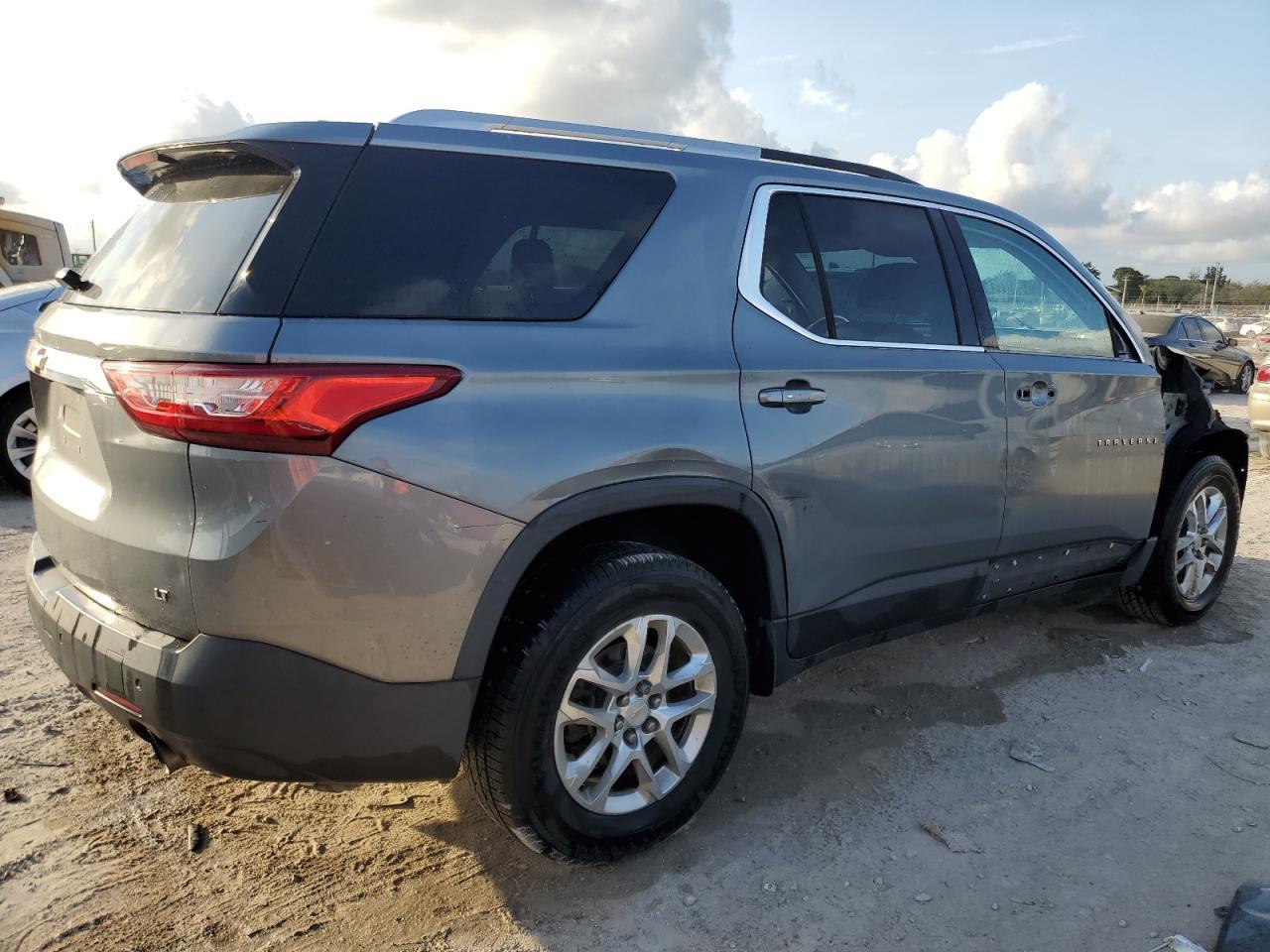 2018 CHEVROLET TRAVERSE L - Фото 3