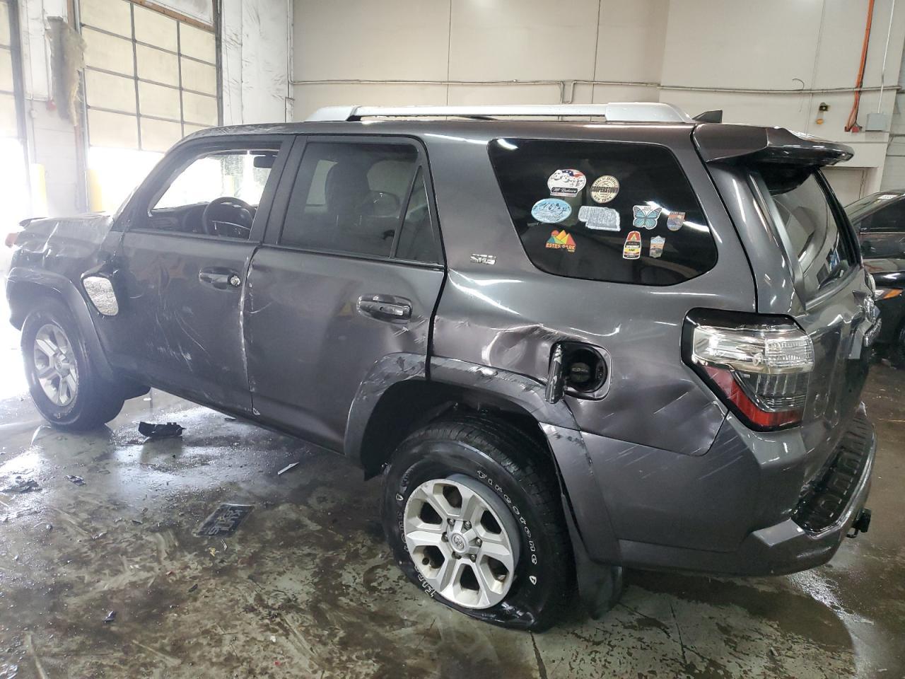2017 TOYOTA 4RUNNER SR - Image 2