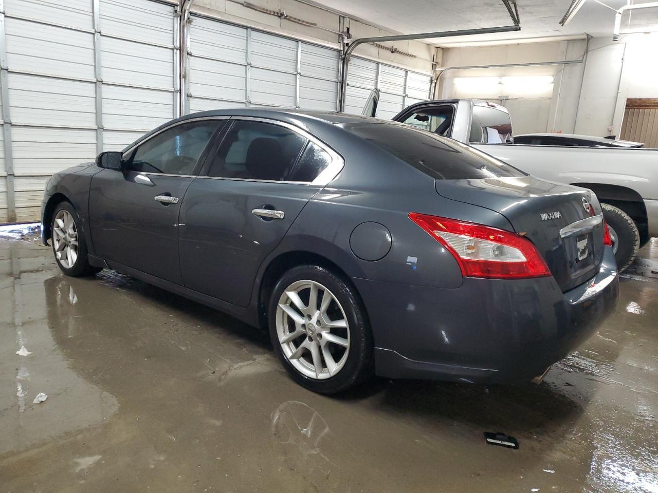 2011 NISSAN MAXIMA S - Image 2