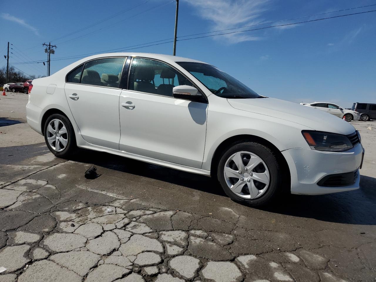 2014 VOLKSWAGEN JETTA SE - Image 4