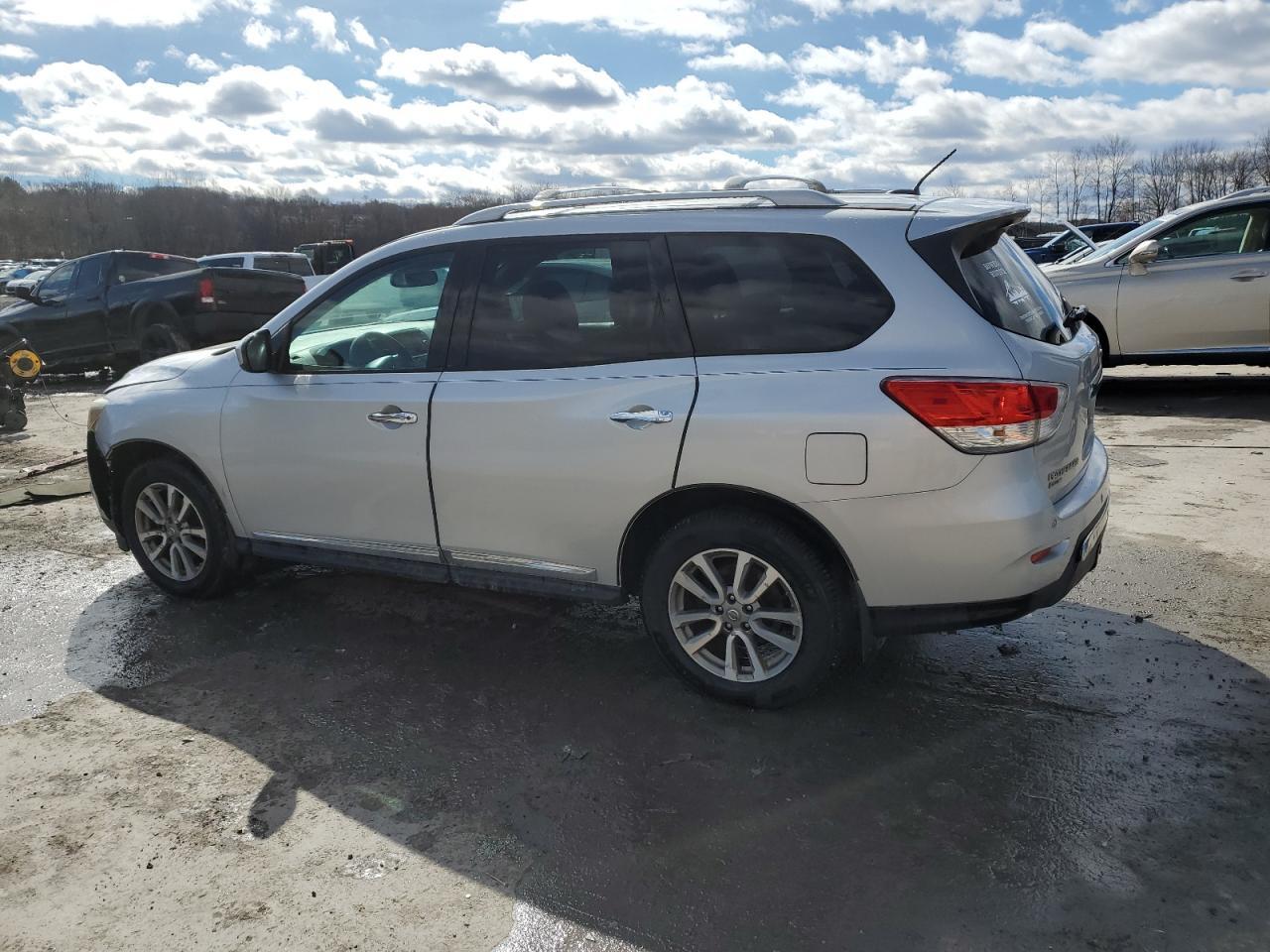 2013 NISSAN PATHFINDER - Фото 2