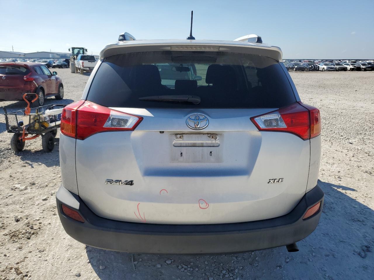 2015 TOYOTA RAV4 XLE - Фото 6