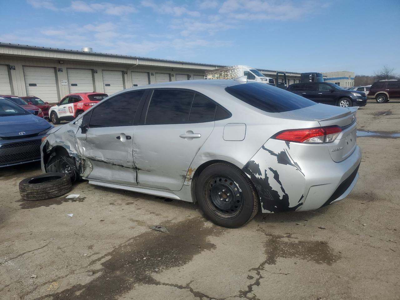 2021 TOYOTA COROLLA LE - Фото 2