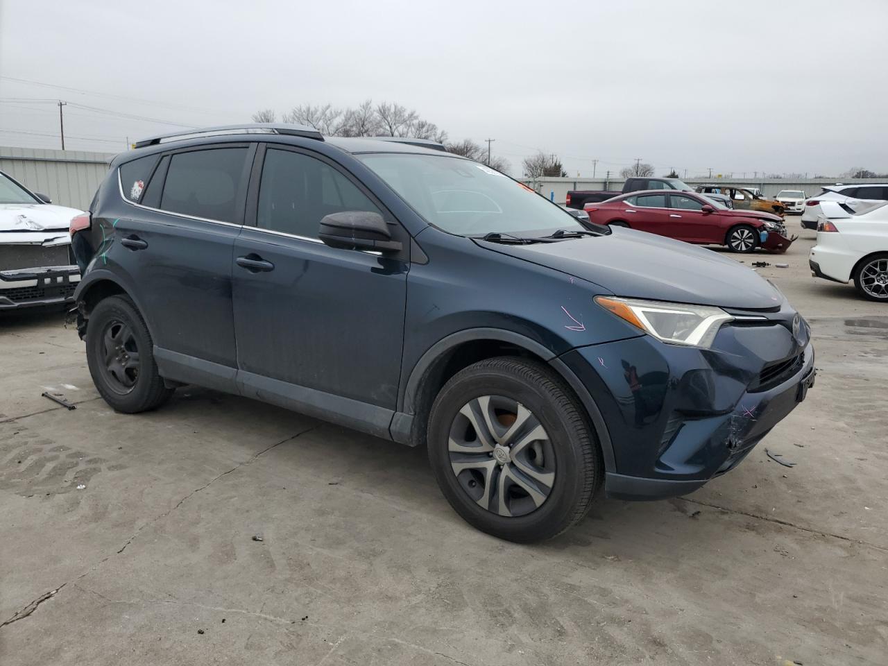 2017 TOYOTA RAV4 LE - Фото 4