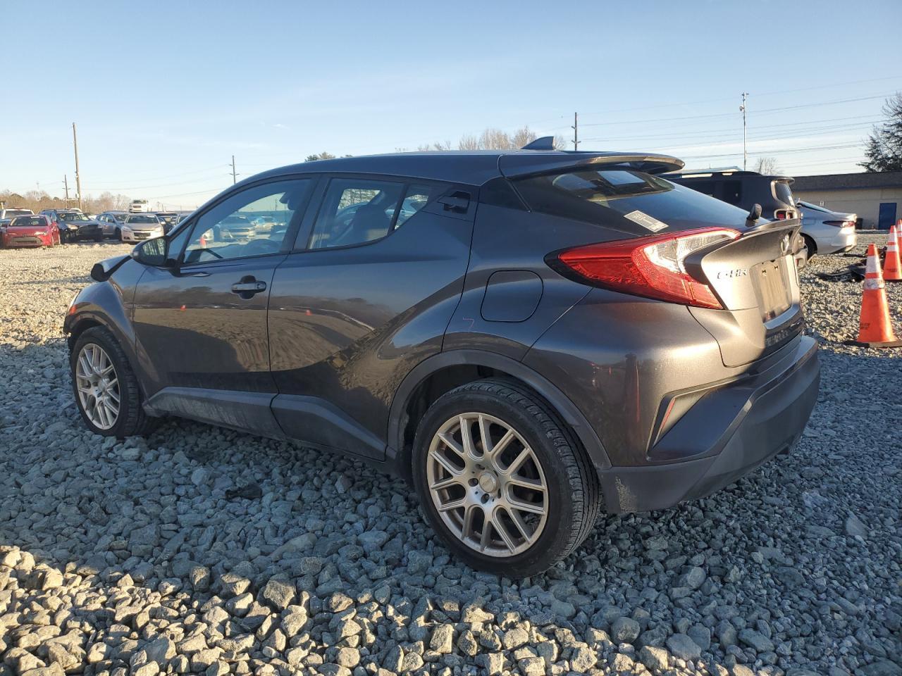 2018 TOYOTA C-HR XLE - Image 2