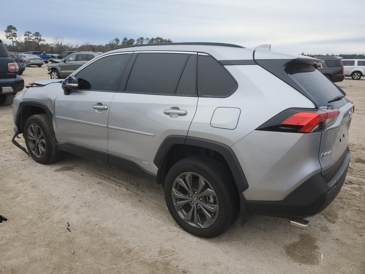 2024 TOYOTA RAV4 XLE P - Image 2