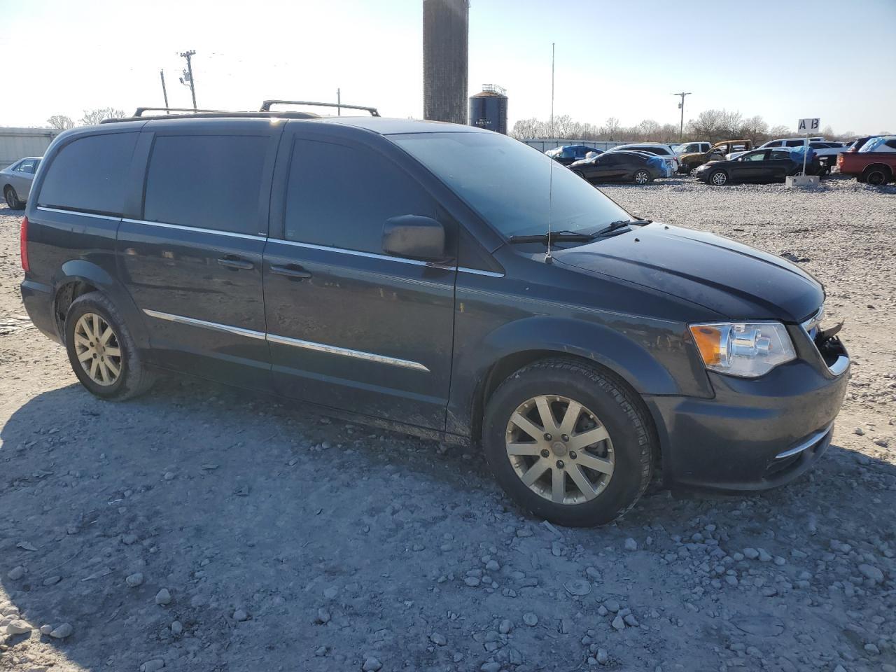 2014 CHRYSLER TOWN & COU - Image 4
