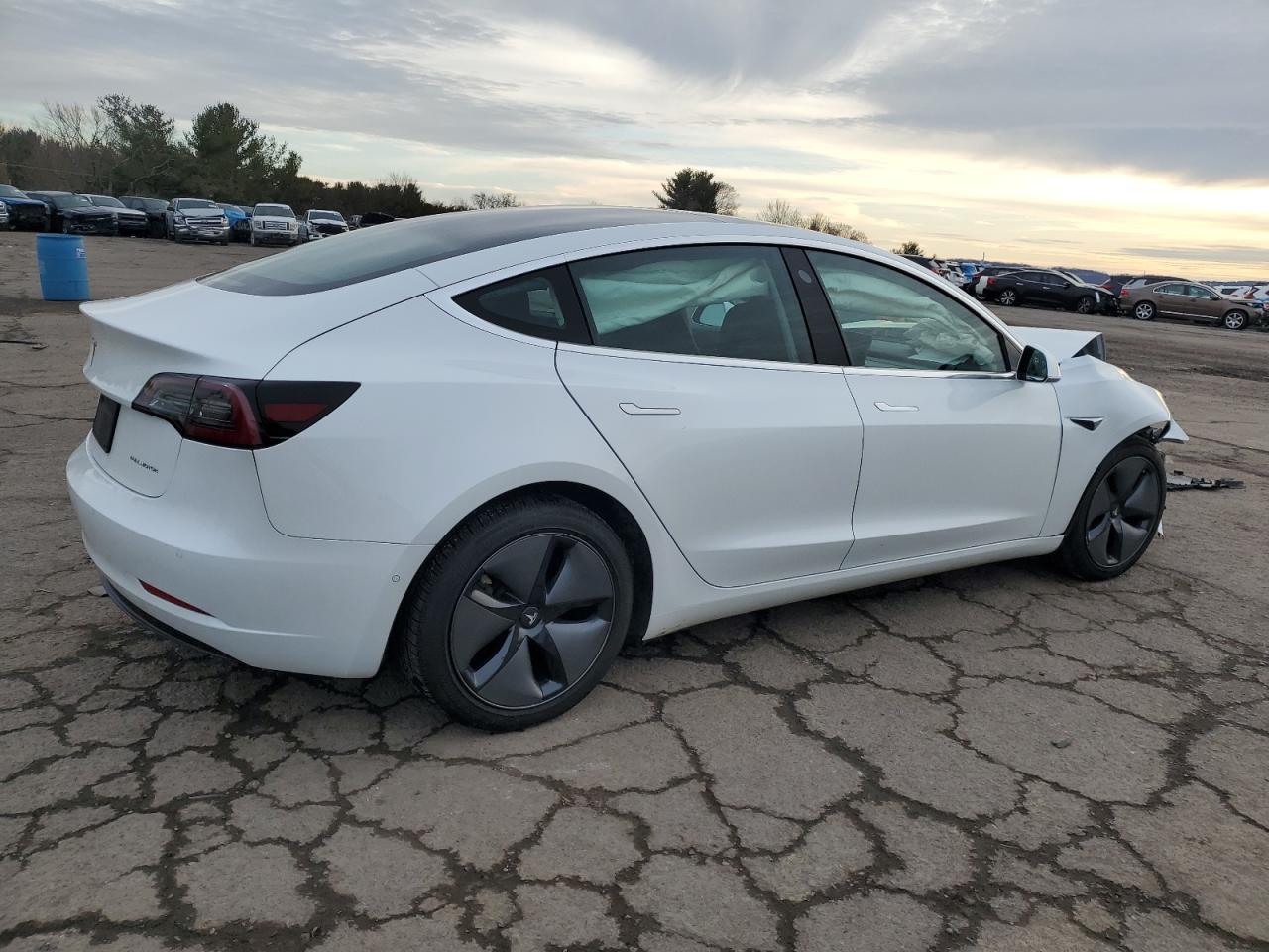 2019 TESLA MODEL 3 - Image 3