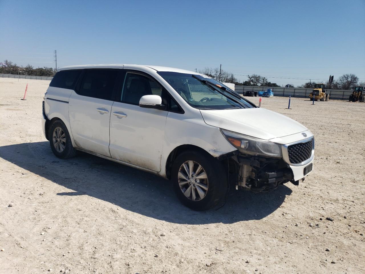 2017 KIA SEDONA LX - Image 4