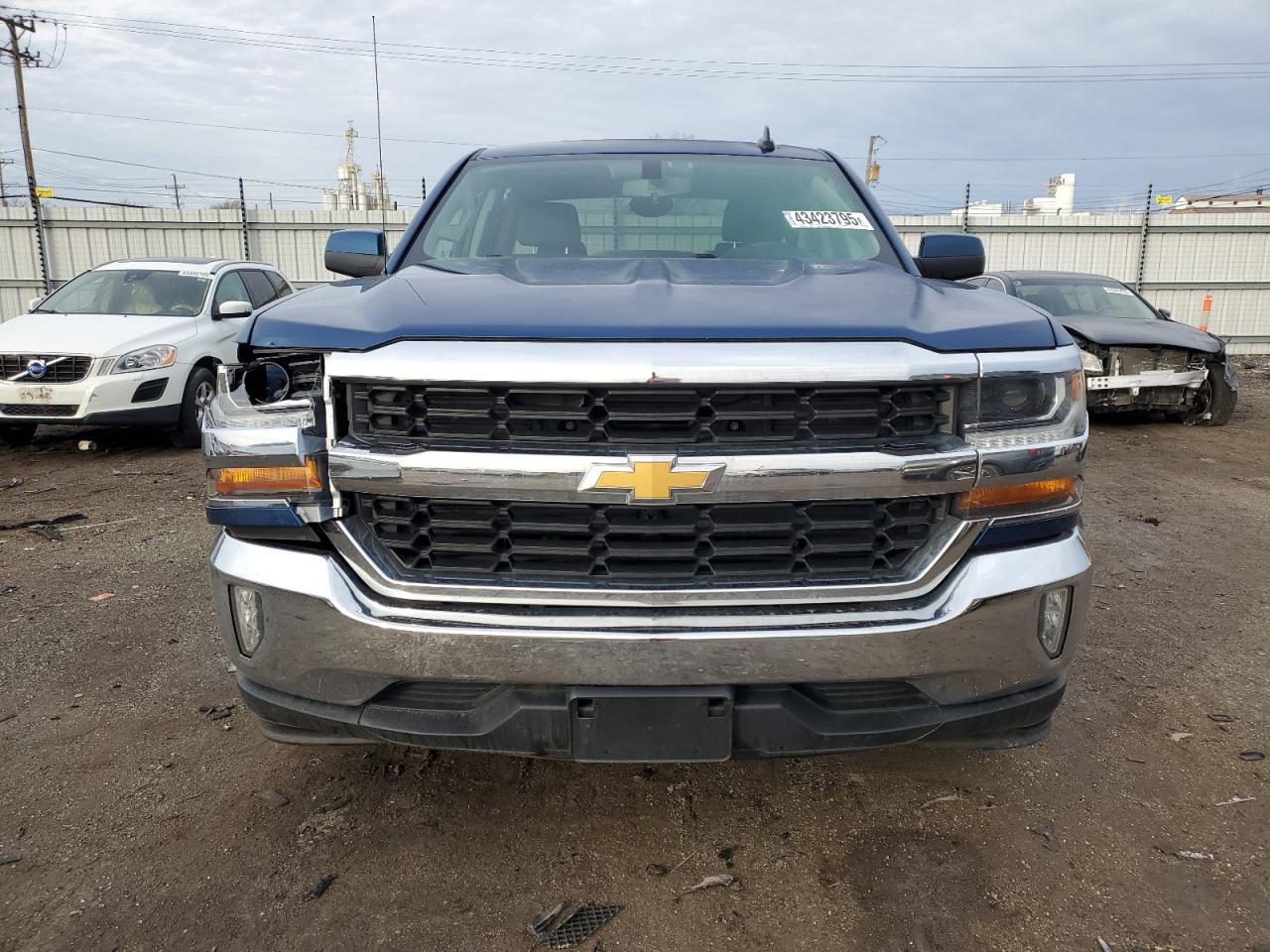 2017 CHEVROLET SILVERADO - Image 5