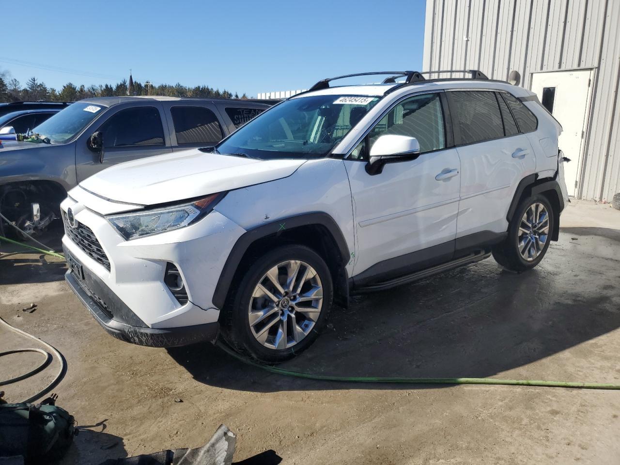 2019 TOYOTA RAV4 XLE P