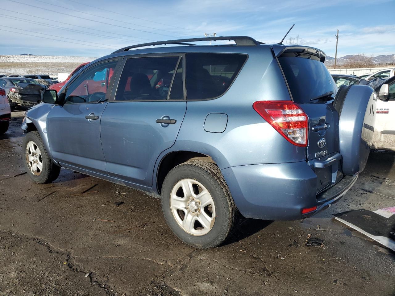 2011 TOYOTA RAV4 - Фото 2