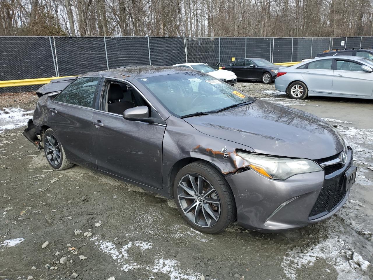 2016 TOYOTA CAMRY LE - Image 4