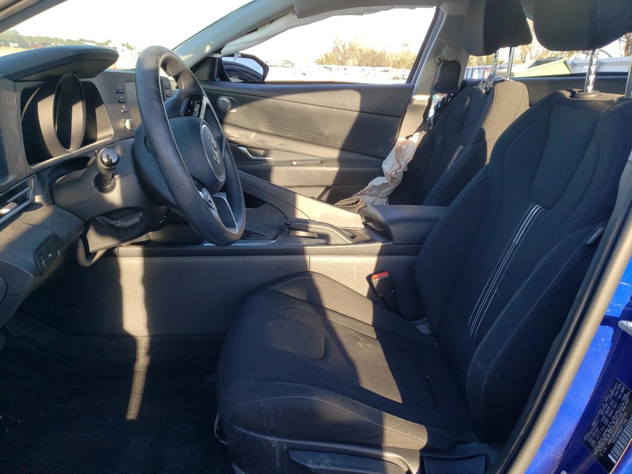 2023 HYUNDAI ELANTRA SE - Фото 7
