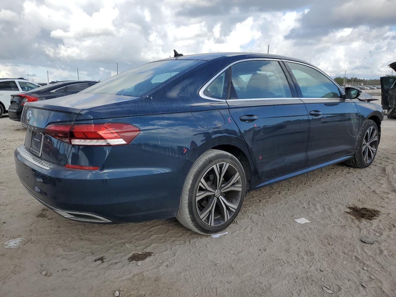 2022 VOLKSWAGEN PASSAT SE - Image 3