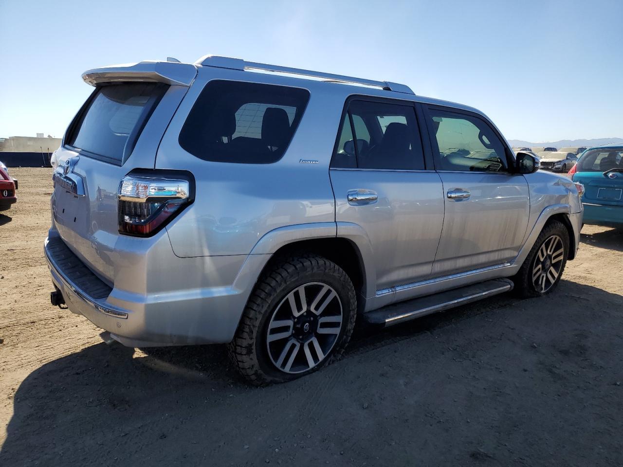 2017 TOYOTA 4RUNNER SR - Image 3