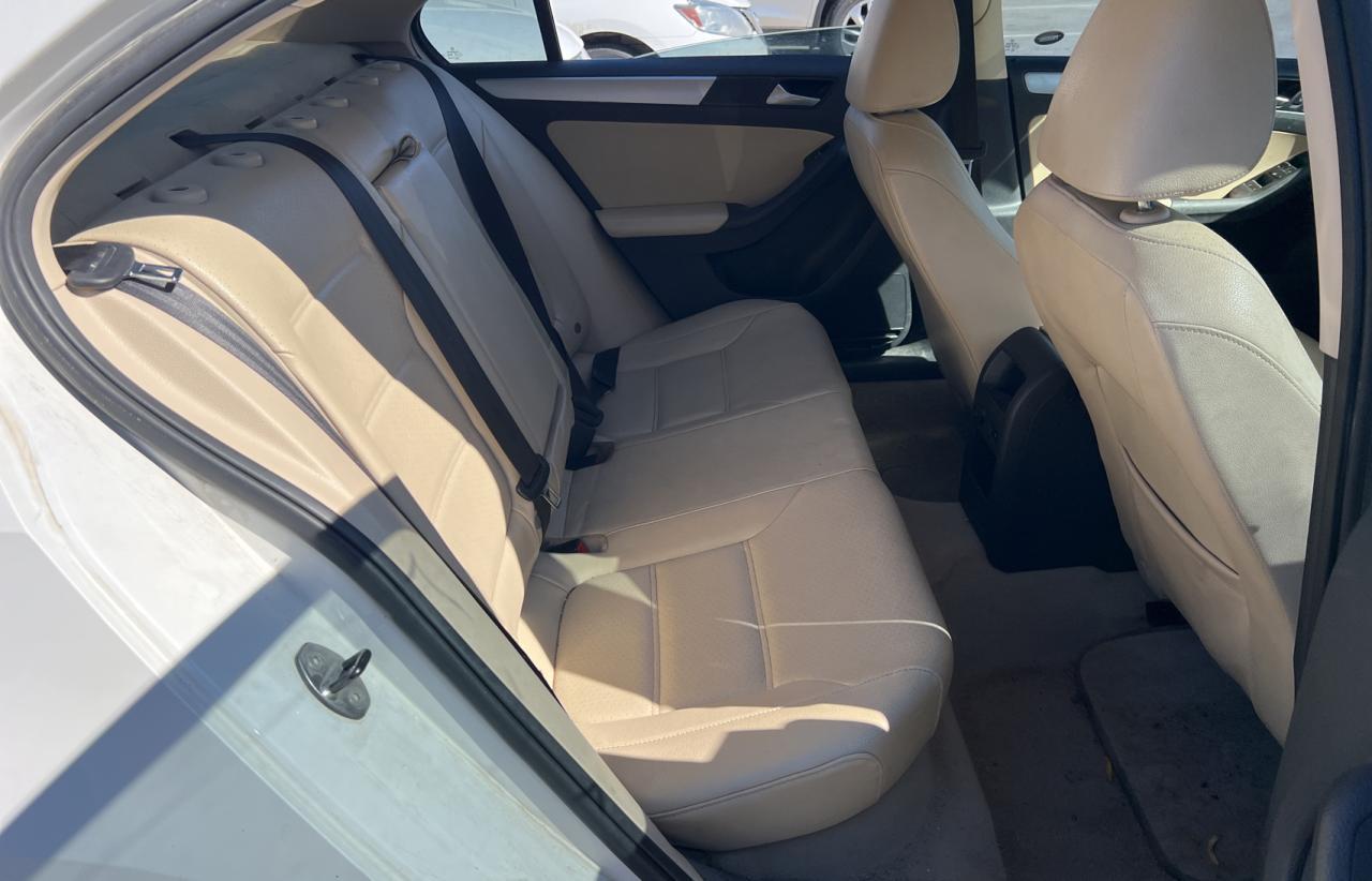 2014 VOLKSWAGEN JETTA SE - Image 6