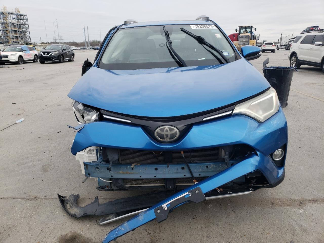 2017 TOYOTA RAV4 XLE - Фото 5