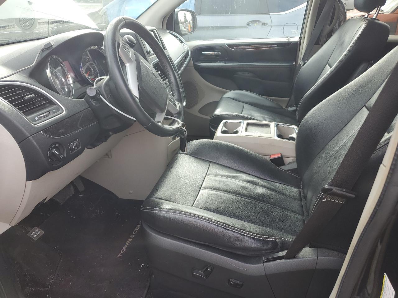 2014 CHRYSLER TOWN & COU - Image 7