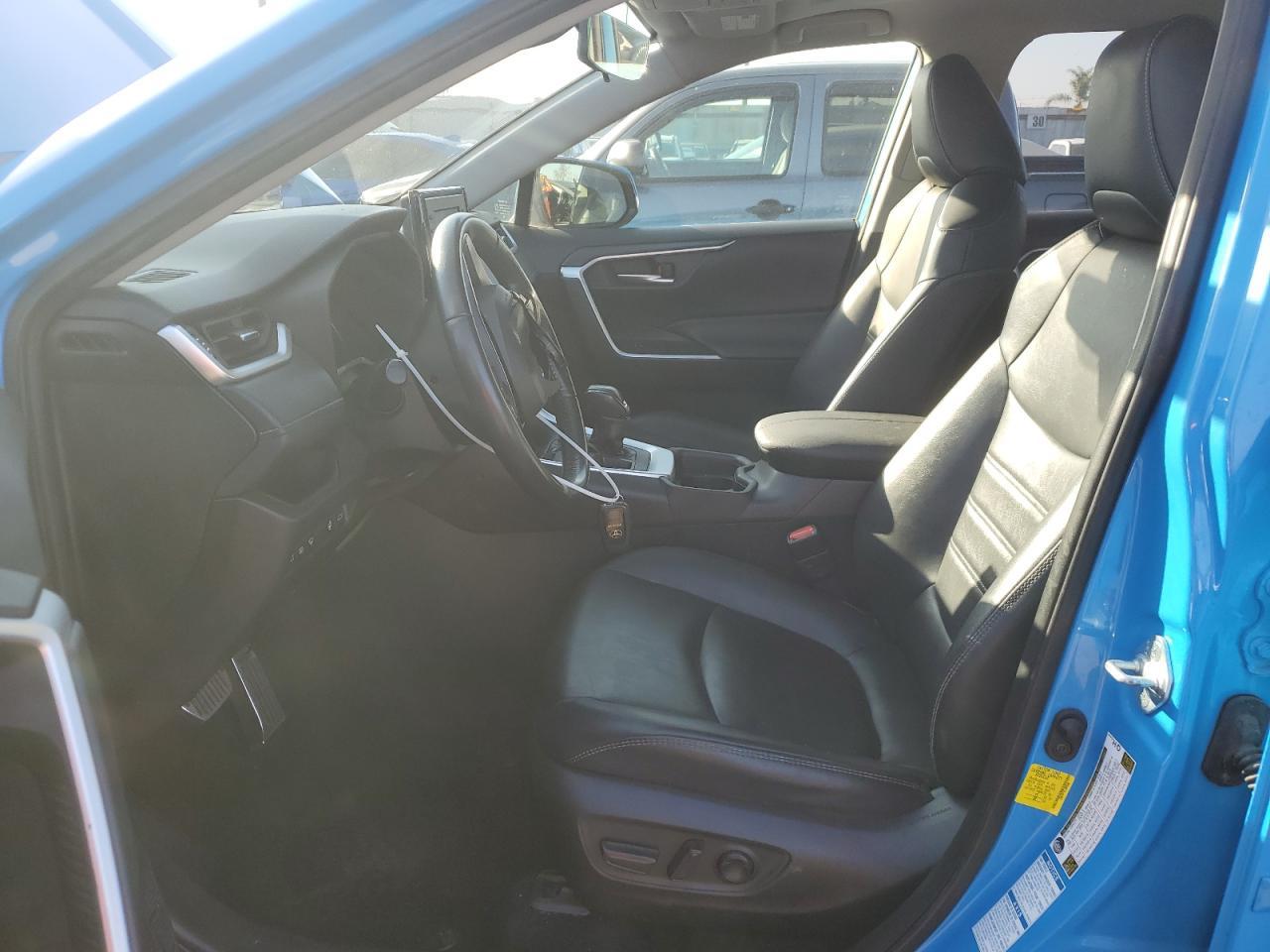 2020 TOYOTA RAV4 XLE P - Фото 7