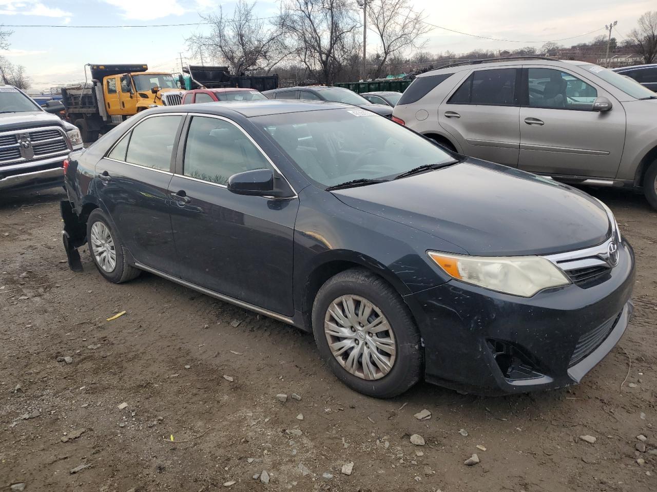 2013 TOYOTA CAMRY L - Фото 4