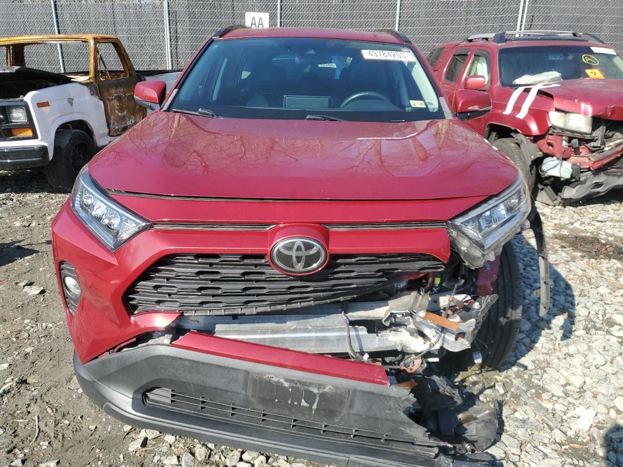 2019 TOYOTA RAV4 XLE P - Фото 5