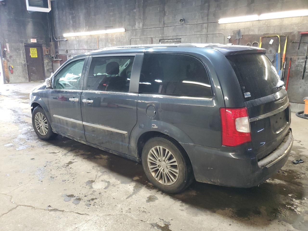 2014 CHRYSLER TOWN & COU - Image 2
