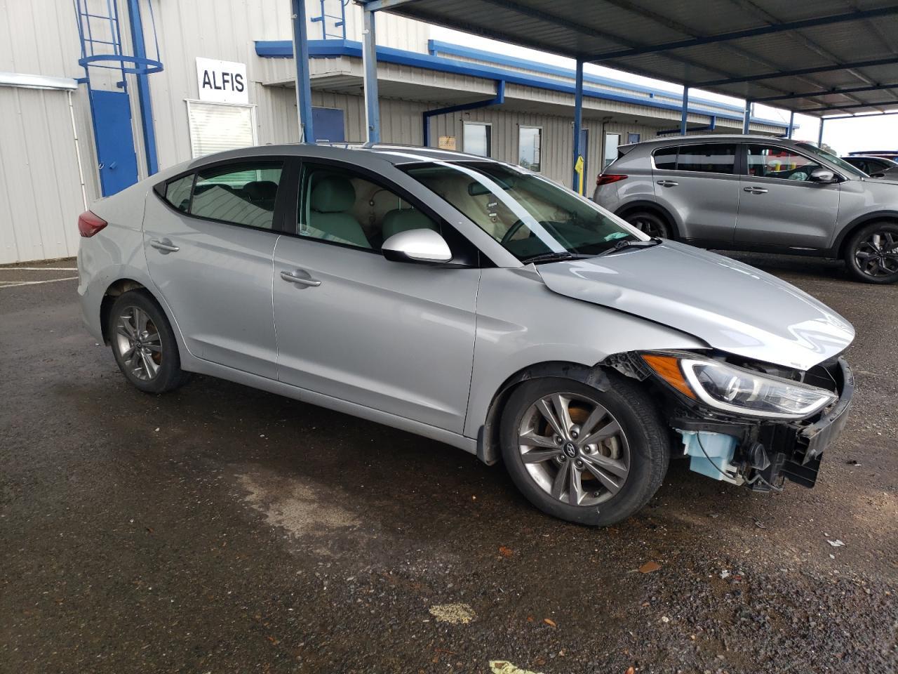 2018 HYUNDAI ELANTRA SE - Image 4