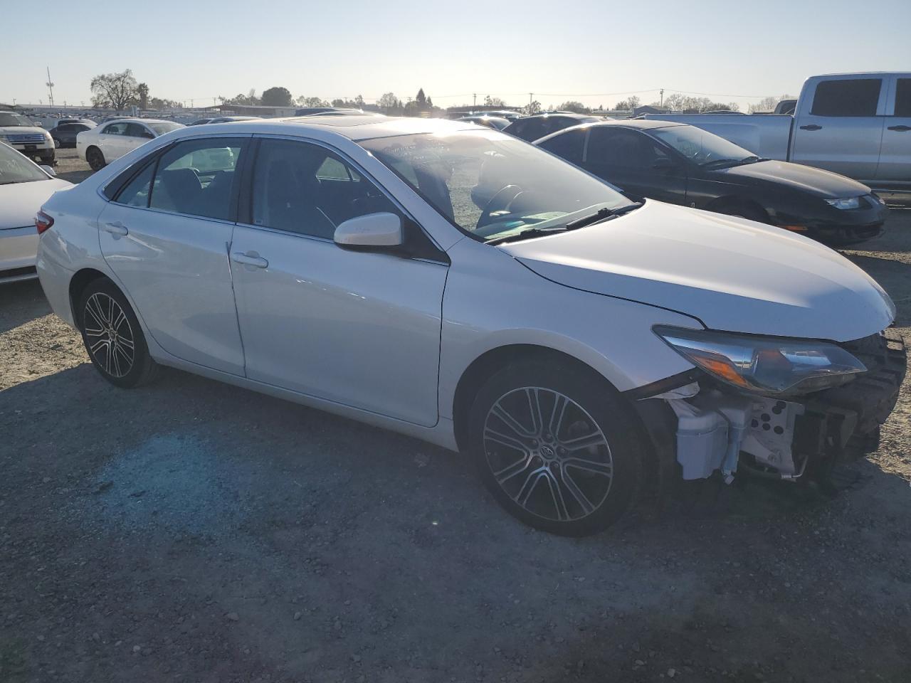 2016 TOYOTA CAMRY LE - Фото 4