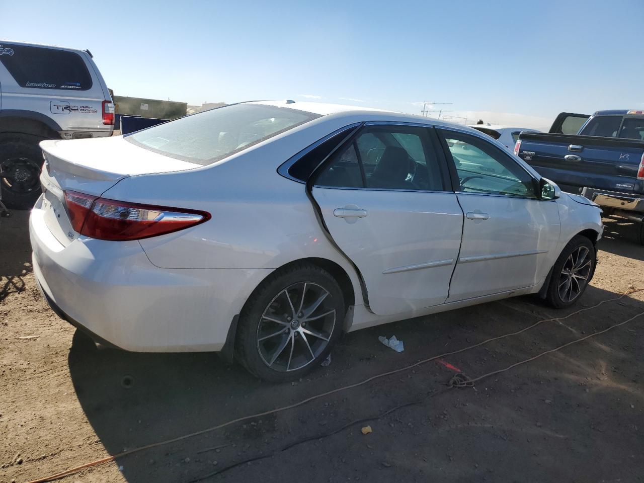 2015 TOYOTA CAMRY LE - Фото 3
