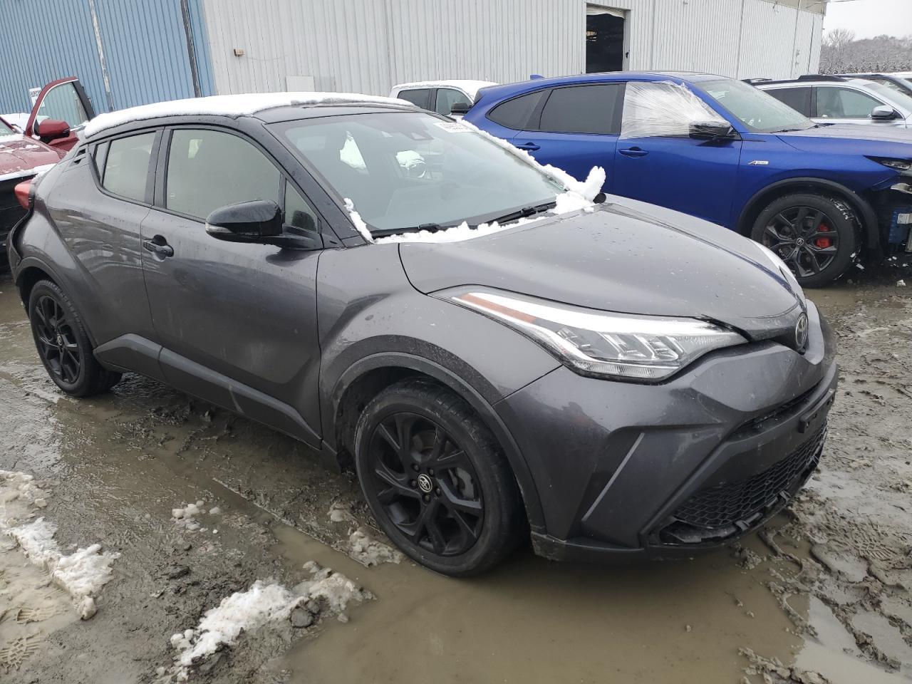 2022 TOYOTA C-HR XLE - Image 4
