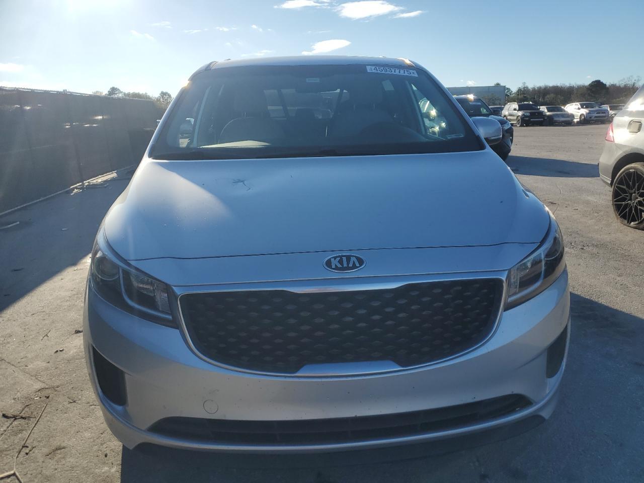 2016 KIA SEDONA LX - Image 5