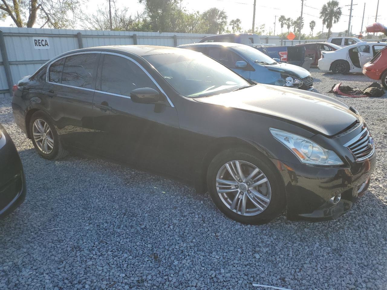 2011 INFINITI G37 BASE - Image 4