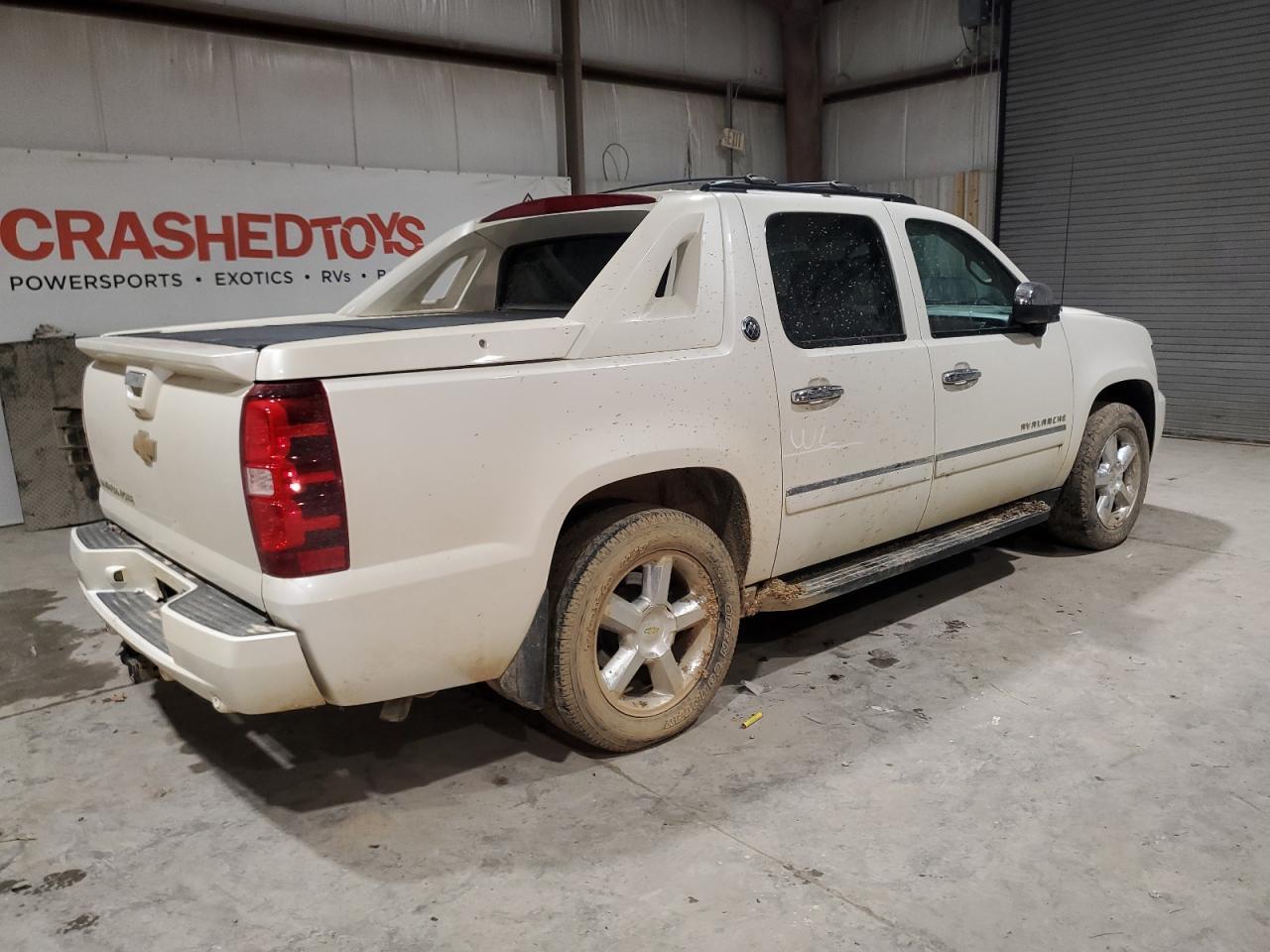 2013 CHEVROLET AVALANCHE - Фото 3