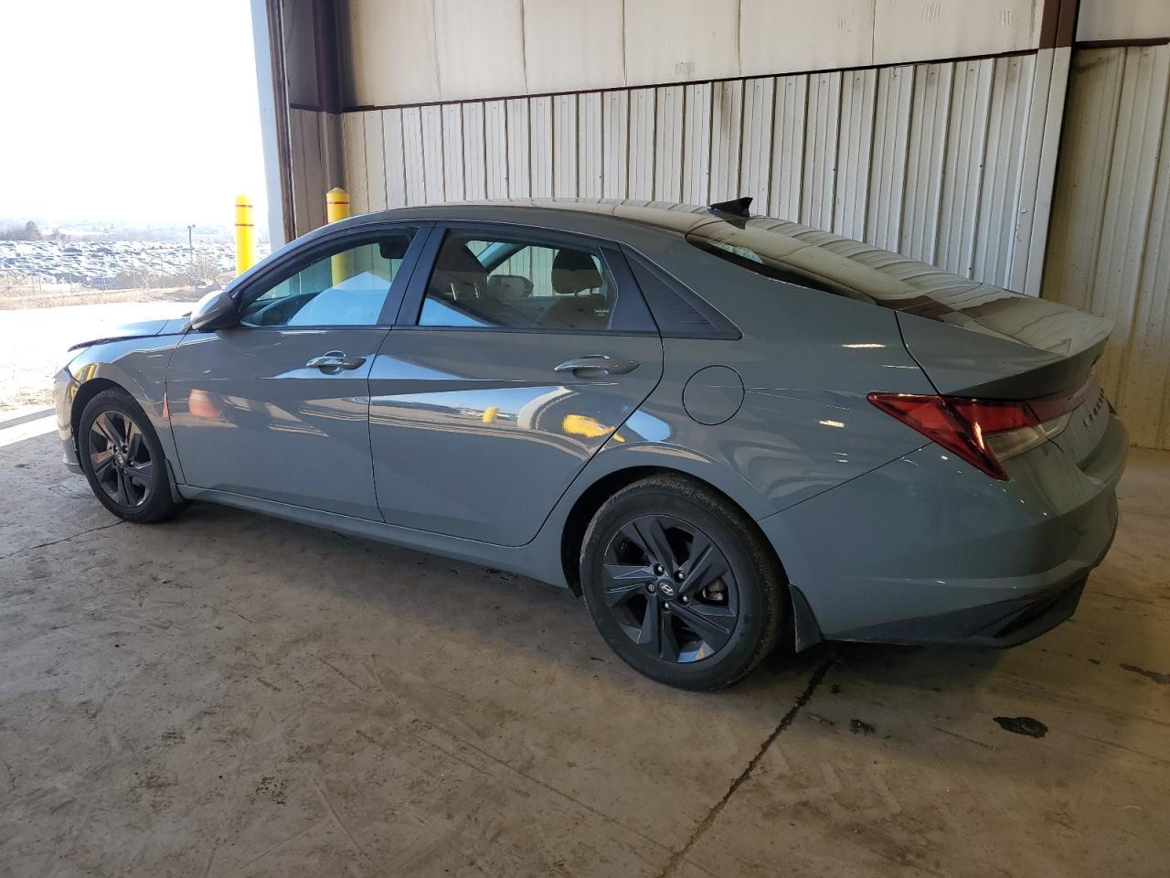 2022 HYUNDAI ELANTRA SE - Image 2