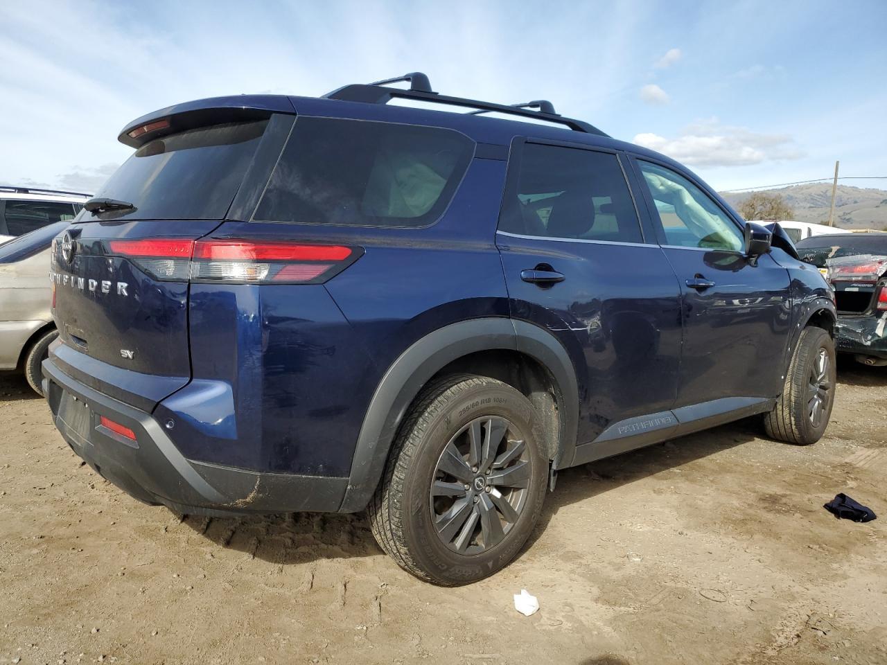 2023 NISSAN PATHFINDER - Фото 3