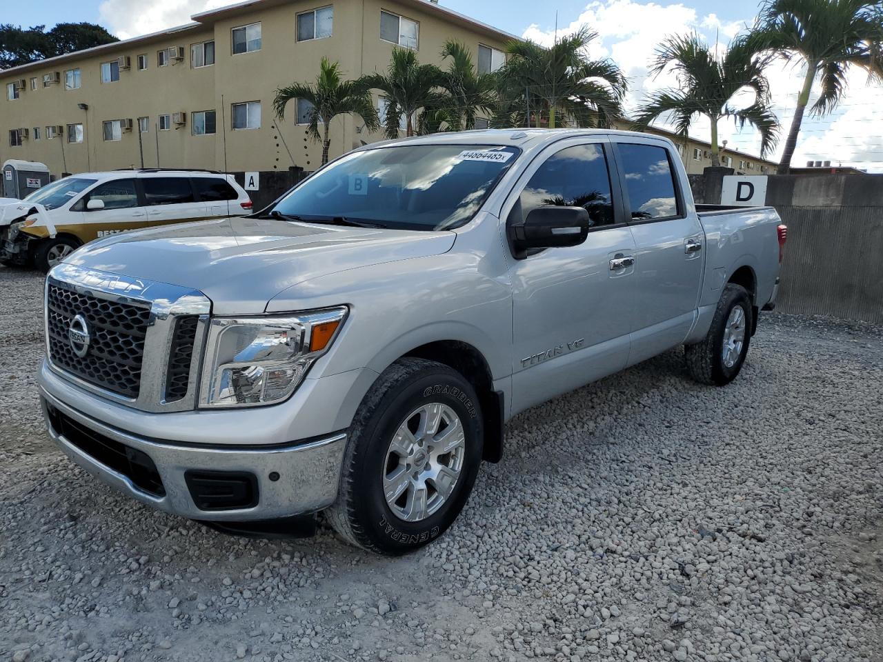 2018 NISSAN TITAN SV