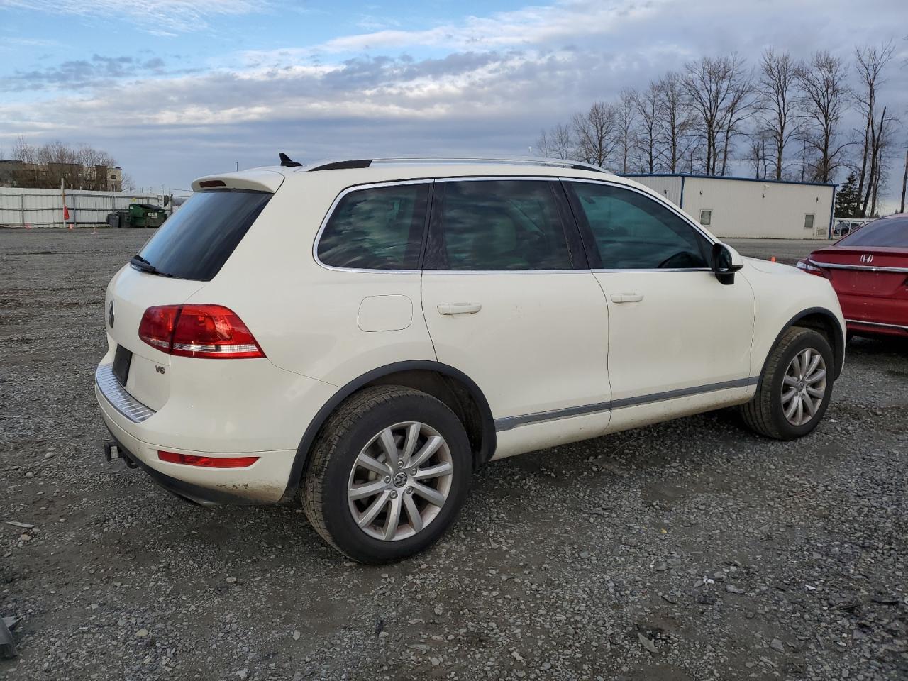 2011 VOLKSWAGEN TOUAREG V6 - Фото 3