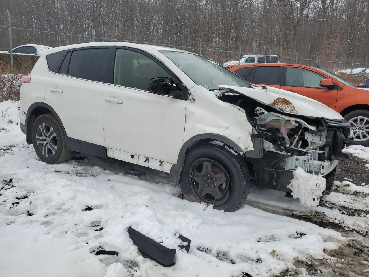 2018 TOYOTA RAV4 LE - Image 4