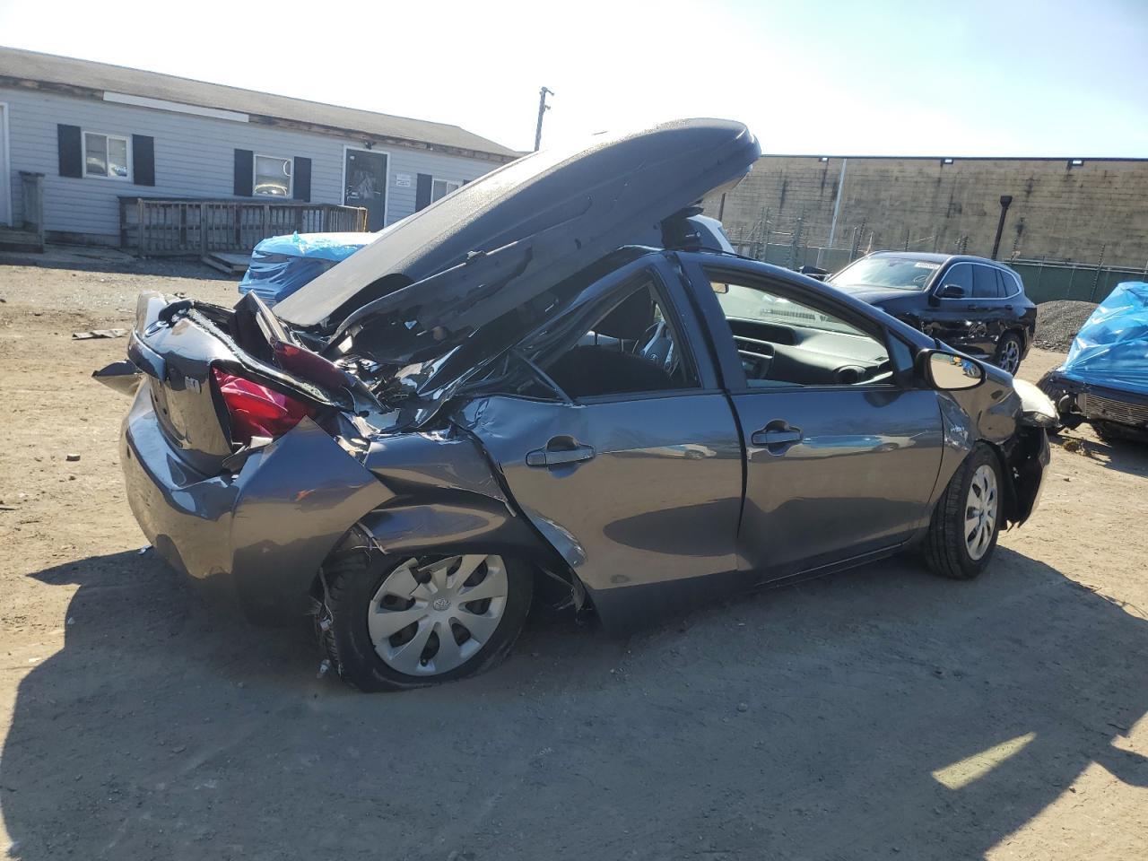 2013 TOYOTA PRIUS C - Image 3