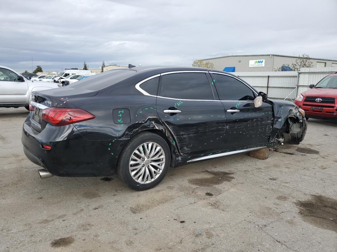 2015 INFINITI Q70L 3.7 - Image 3