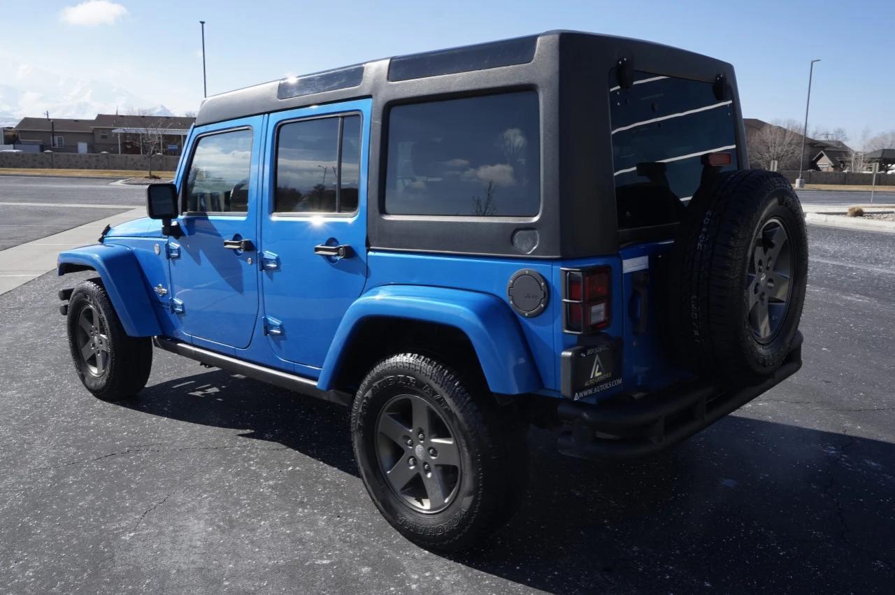 2015 JEEP WRANGLER U - Image 4