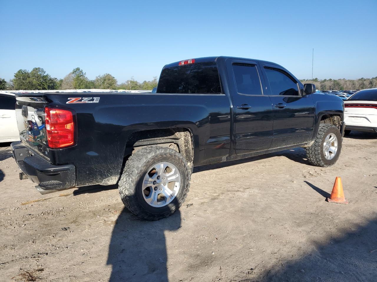 2017 CHEVROLET SILVERADO - Фото 3