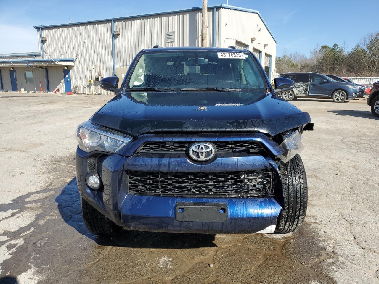 2019 TOYOTA 4RUNNER SR - Image 5
