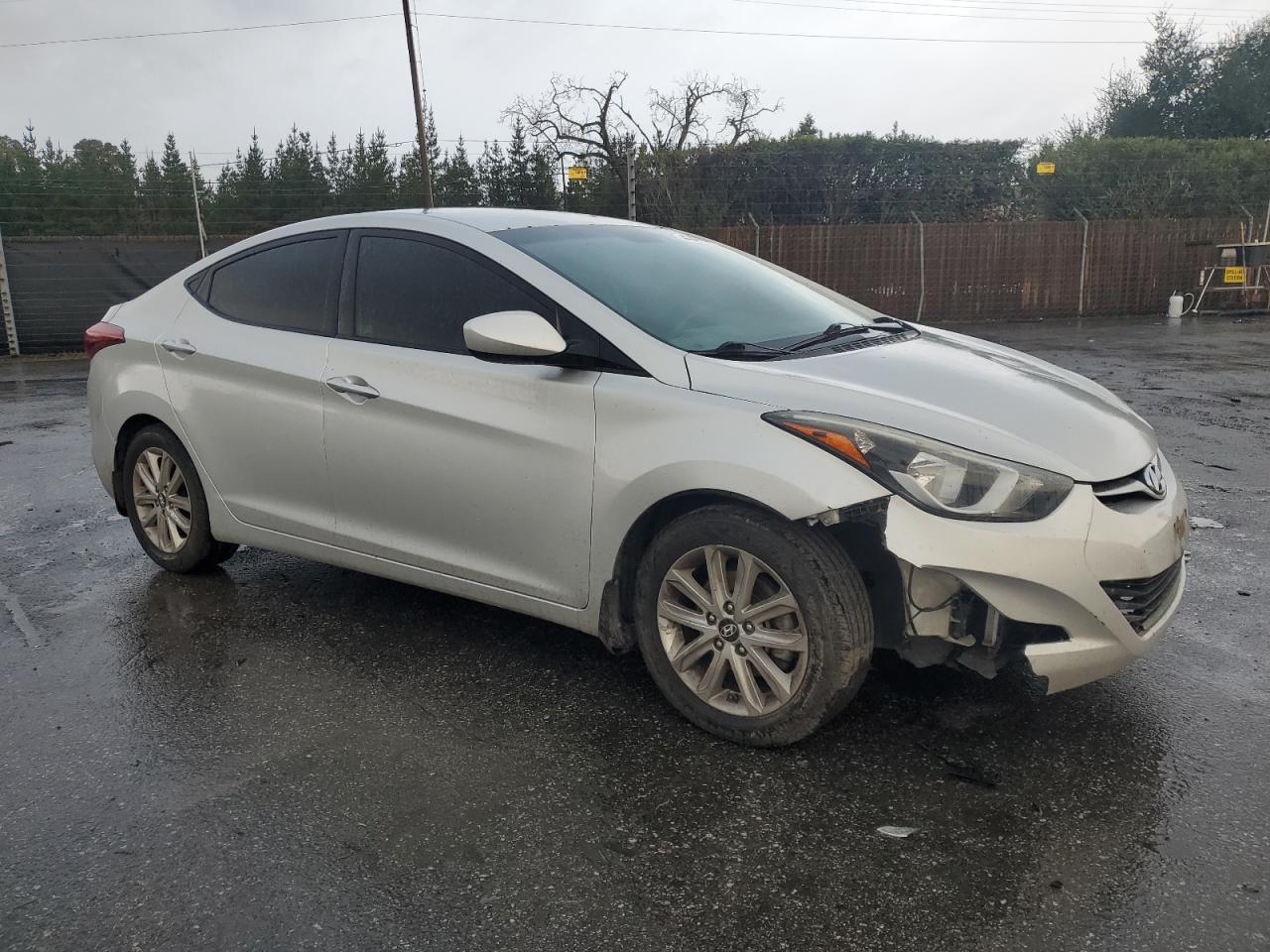 2015 HYUNDAI ELANTRA SE - Фото 4