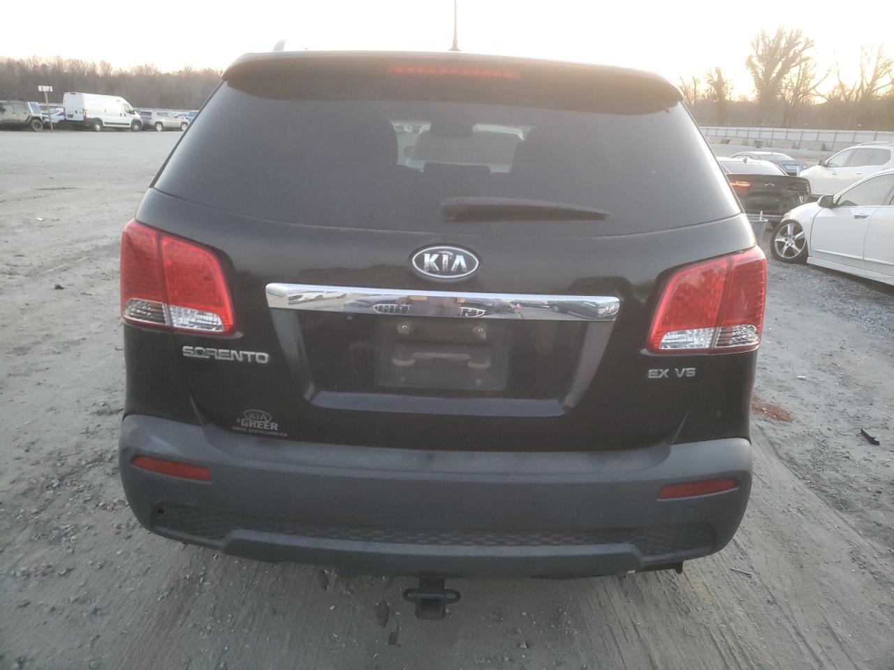 2012 KIA SORENTO EX - Image 6