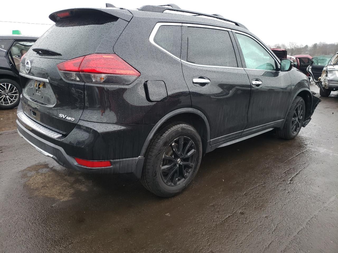 2017 NISSAN ROGUE SV - Фото 3