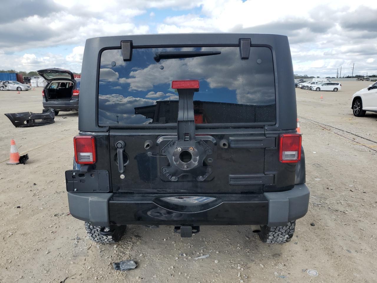 2015 JEEP WRANGLER U - Фото 6