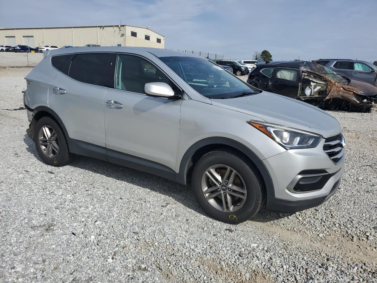 2017 HYUNDAI SANTA FE S - Image 4
