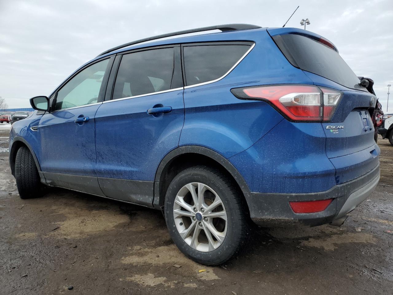 2017 FORD ESCAPE SE - Image 2